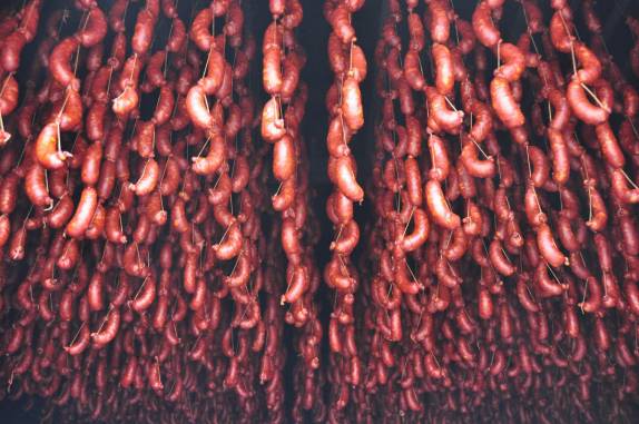 Visita a uma fábrica de embutidos na vila de Apartaderos, na região dos Andes venezuelanos, perto de Mérida